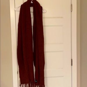 Cozy plush burgundy scarf, FabFitFun, new w/tags!